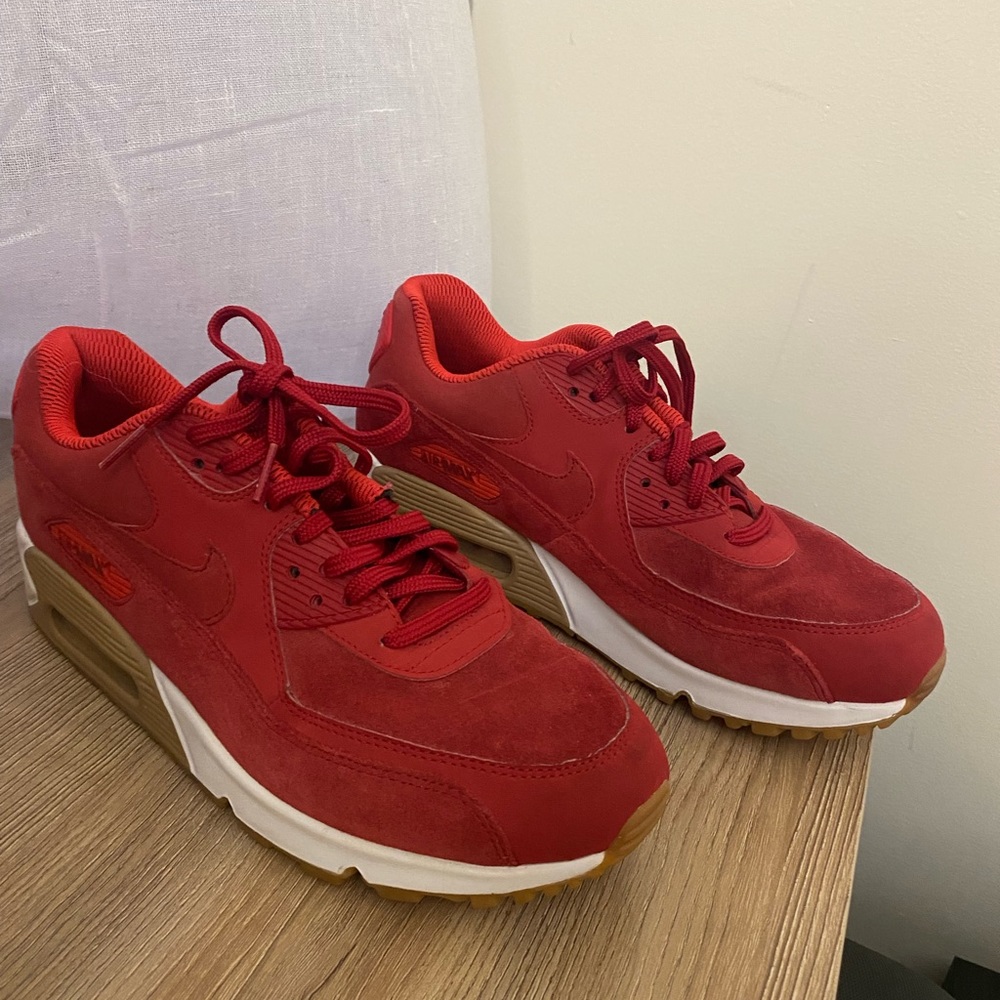 Red Nike Air Max